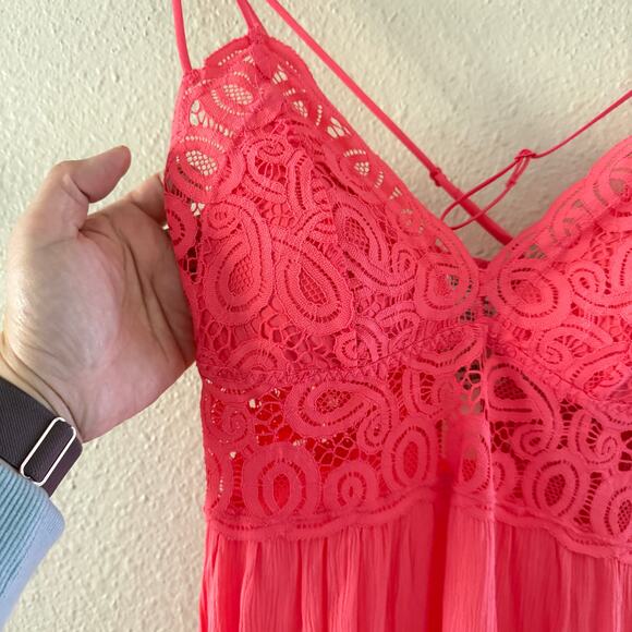 NEW PINK Victoria Secret Crochet lace strappy Cutout dress - Picture 4 of 8